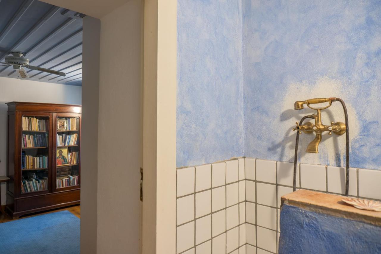 Acropolis Villa In Plaka アテネ エクステリア 写真